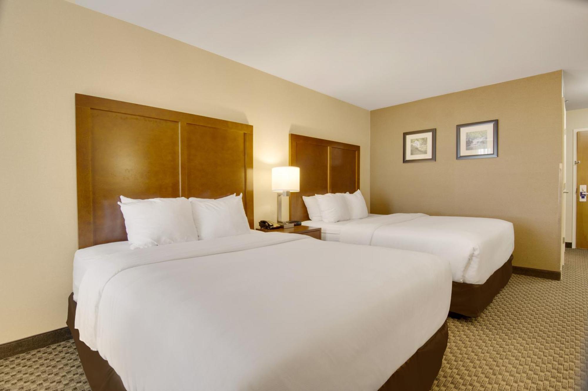 Double Suite with Two Double Beds - Non-Smoking